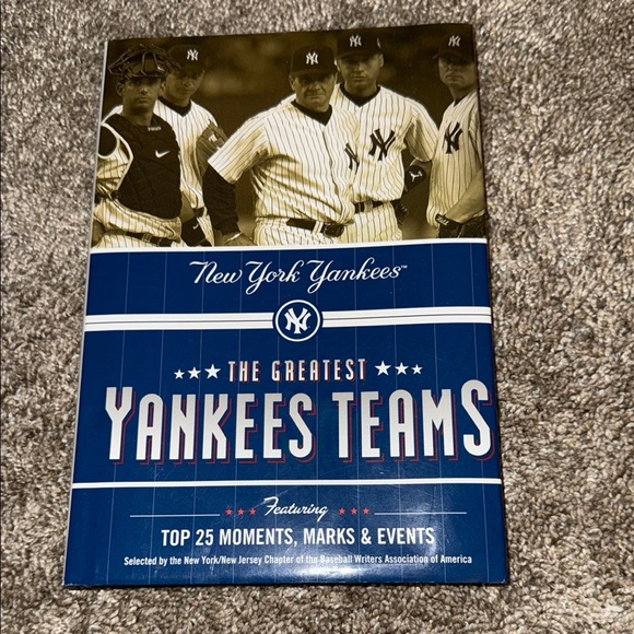 New York Yankees Top 25 book - Picture 1 of 2